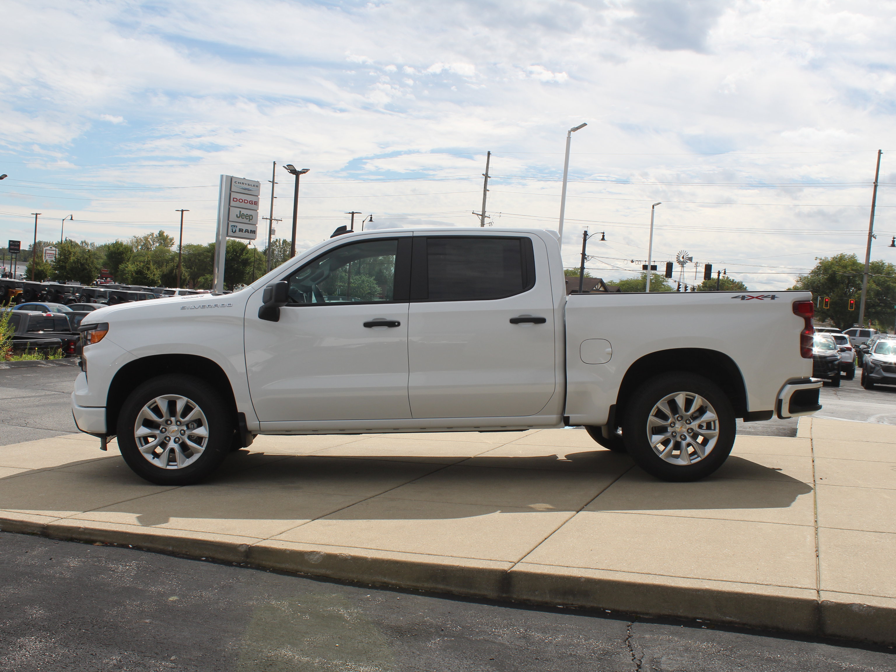 New 2026 Chevrolet Silverado 1500 Custom AWD/4WD image 9