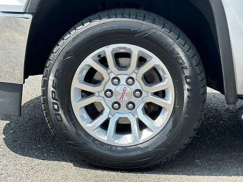 Used 2018 GMC Sierra 1500 SLE w/ SLE Value Package AWD/4WD image 17