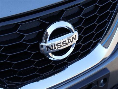 Used 2017 Nissan Sentra SV FWD image 28