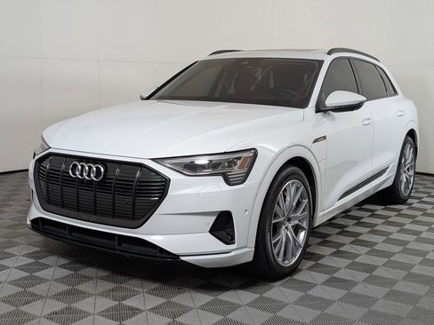 Used 2021 Audi e-tron Prestige w/ Prestige Package image 1