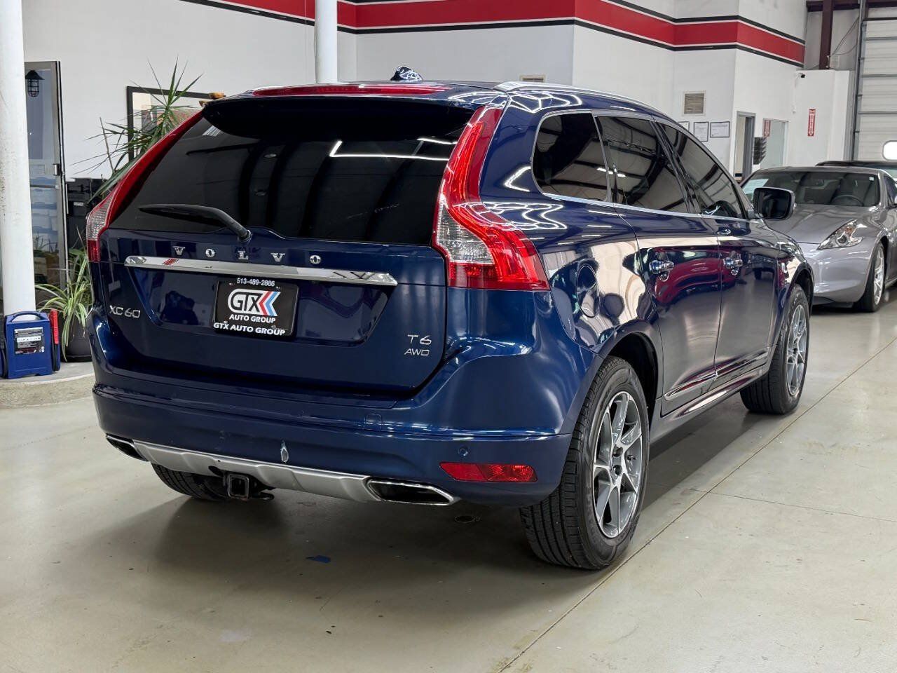 Used 2015 Volvo XC60 T6 Platinum AWD/4WD image 2