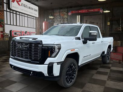 New 2026 GMC Sierra 2500 Denali Ultimate w/ LPO, Black Badging Package