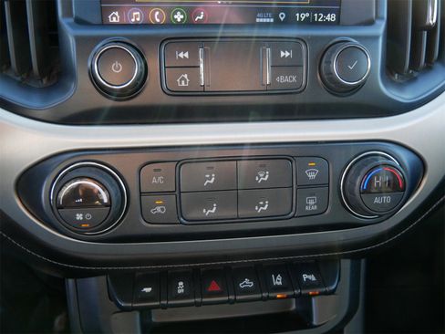 Used 2020 GMC Canyon SLE w/ Driver Alert Package image 19