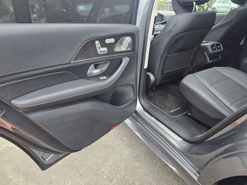 Used 2026 Mercedes-Benz GLS 450 4MATIC image 17