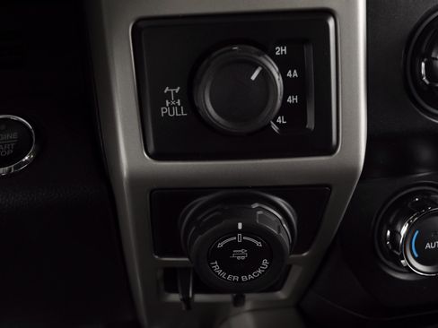 Used 2019 Ford F150 Lariat image 32