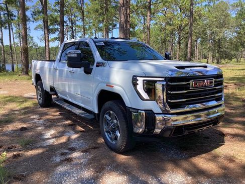 New 2025 GMC Sierra 3500 SLT w/ SLT Premium Package image 2