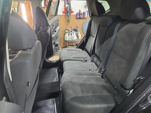 Used 2016 Nissan Rogue SV image 13