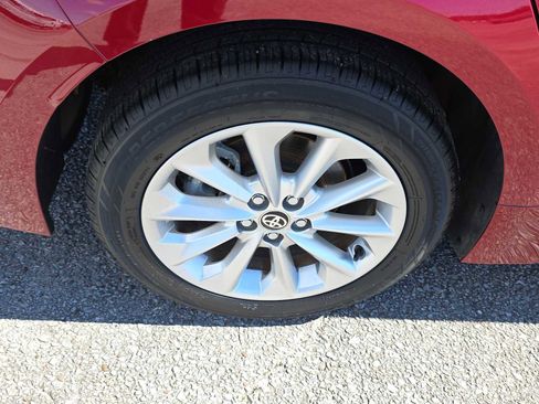 Used 2022 Toyota Corolla LE w/ LE Convenience Package image 8