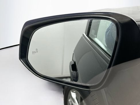 Used 2021 Toyota RAV4 XLE Premium image 16