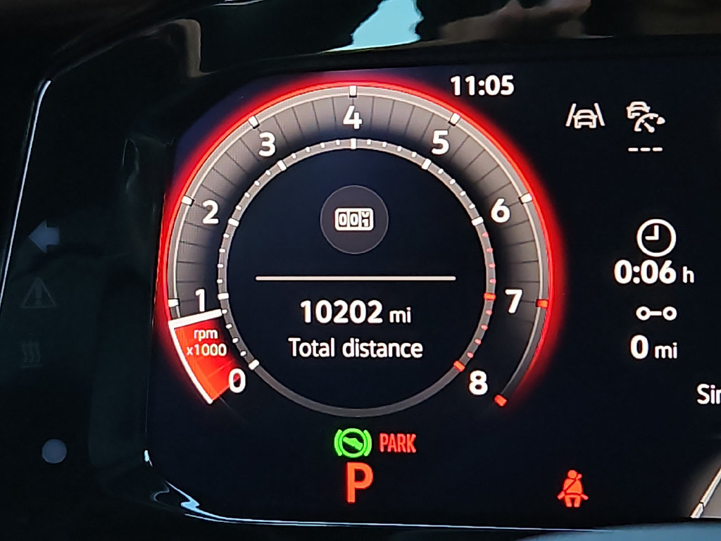 Certified 2025 Volkswagen GTI SE FWD image 28