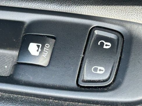Used 2020 Jeep Compass Latitude FWD image 32