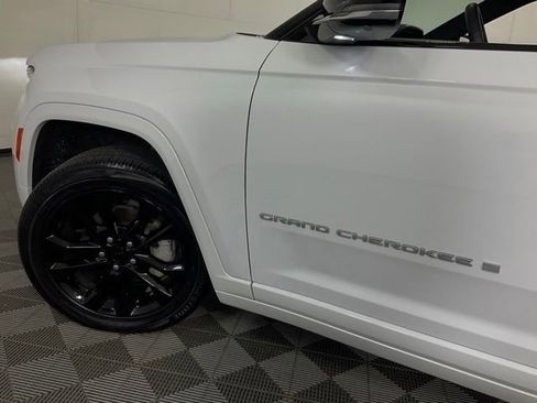 Used 2024 Jeep Grand Cherokee Overland w/ Adv Protech Group III AWD/4WD image 37