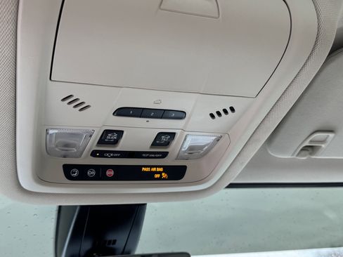 Used 2021 GMC Acadia Denali w/ Denali Ultimate Package image 30