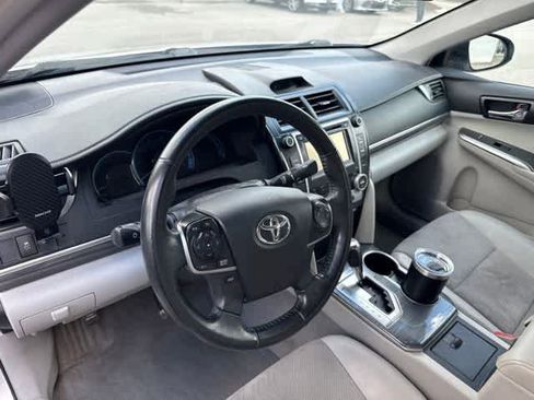 Used 2012 Toyota Camry XLE w/ Leather Pkg FWD image 6
