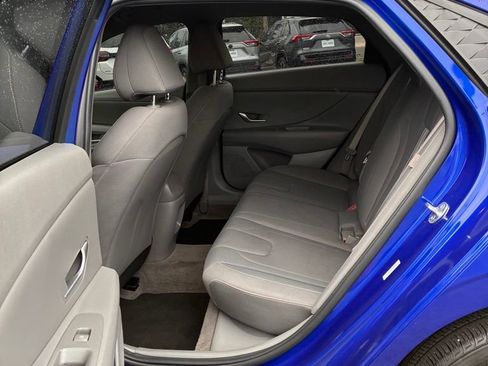 Used 2024 Hyundai Elantra SEL FWD image 20