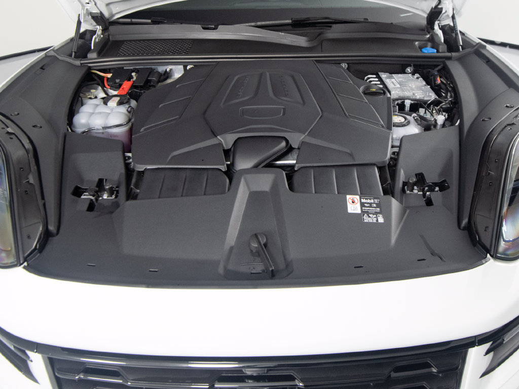 Certified 2026 Porsche Cayenne E-Hybrid Coupe AWD/4WD image 47