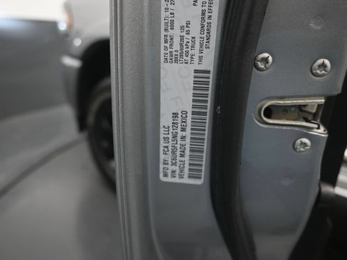 Used 2022 RAM 2500 Laramie w/ Night Edition AWD/4WD image 20