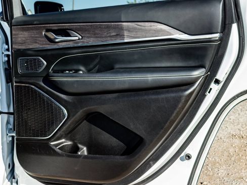 Used 2023 Jeep Grand Cherokee L Overland image 24