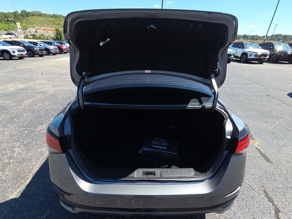 Used 2024 Nissan Sentra SR w/ SR Premium Package FWD image 32