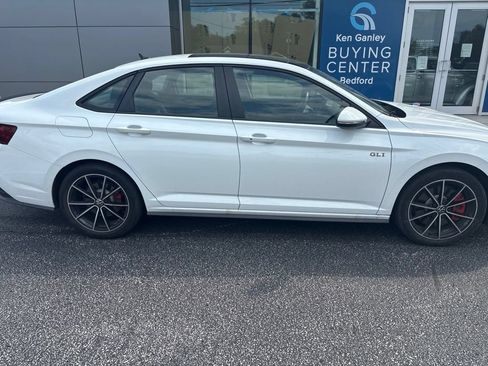 Used 2025 Volkswagen Jetta GLI Autobahn FWD image 5