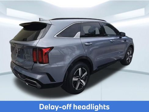Used 2021 Kia Sorento S FWD image 2