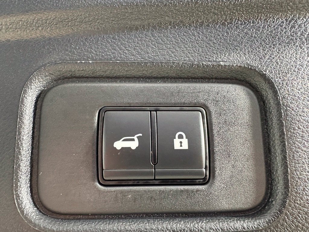 Used 2025 Nissan Pathfinder SV w/ SV Premium Package AWD/4WD image 14