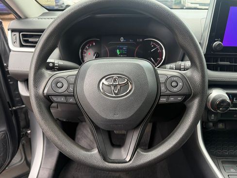 Used 2023 Toyota RAV4 XLE AWD/4WD image 9
