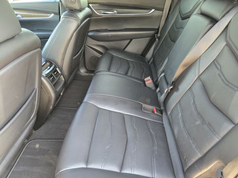 Used 2017 Cadillac XT5 Platinum AWD/4WD image 29