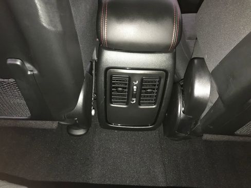 Used 2025 Dodge Durango GT image 36