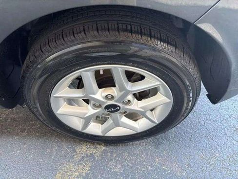 Used 2023 Kia Soul LX w/ LX Technology Package image 15