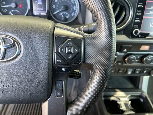 Used 2022 Toyota Tacoma TRD Off-Road w/ Technology Package image 22