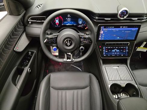 New 2025 Maserati Grecale Modena image 21