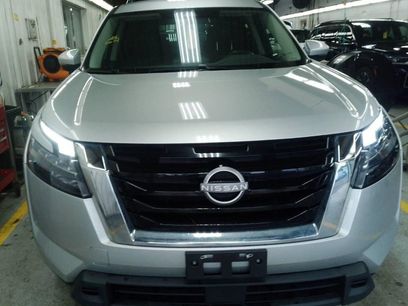 Used 2024 Nissan Pathfinder SV