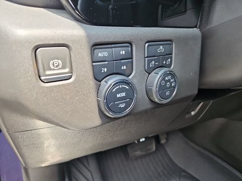 Used 2023 Chevrolet Silverado 1500 LT Trail Boss AWD/4WD image 17