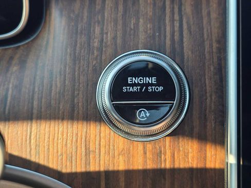 Used 2025 Mercedes-Benz C 300 Sedan image 34