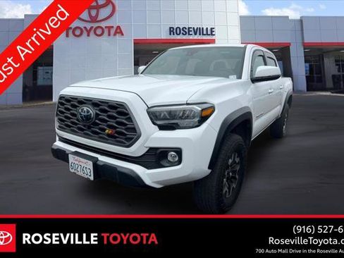 Certified 2023 Toyota Tacoma TRD Off-Road image 1