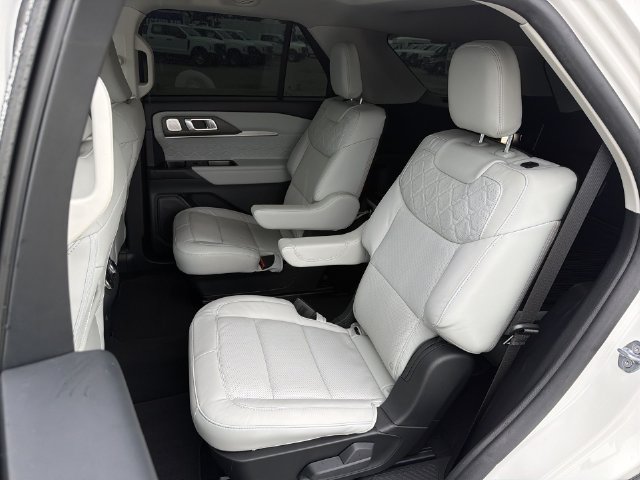 Certified 2025 Ford Explorer Platinum w/ Ultimate Package AWD/4WD image 22
