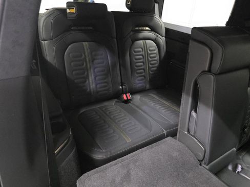 Used 2024 Rivian R1S Adventure AWD/4WD image 11