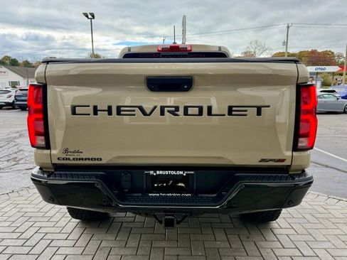 Used 2024 Chevrolet Colorado ZR2 w/ ZR2 Convenience Package III image 11