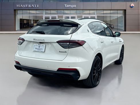 Used 2022 Maserati Levante GT AWD/4WD image 3