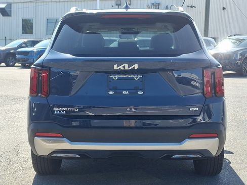 Used 2025 Kia Sorento S w/ Panoramic Sunroof Package AWD/4WD image 5