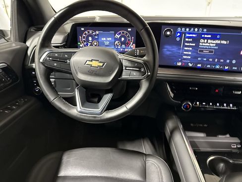 Used 2025 Chevrolet Tahoe LT AWD/4WD image 11