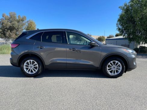 Used 2020 Ford Escape SE FWD image 4