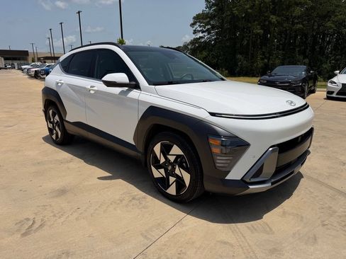 Certified 2024 Hyundai Kona Limited FWD image 7
