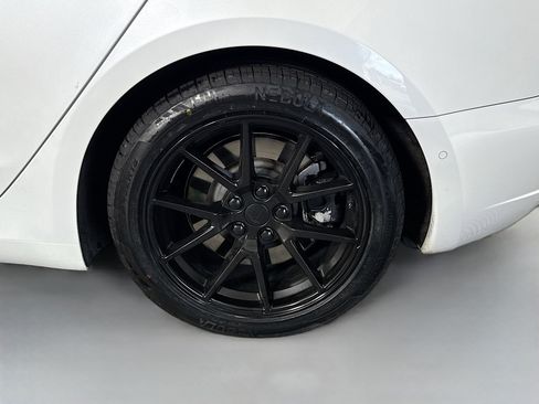 Used 2021 Tesla Model 3 Standard Range image 36