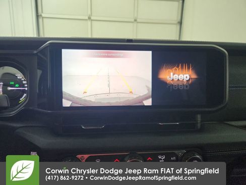 Used 2024 Jeep Wrangler Unlimited Rubicon 4xe image 25