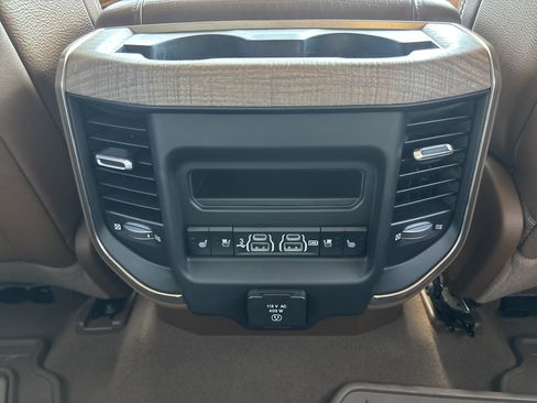 Used 2019 RAM 1500 Limited AWD/4WD image 18