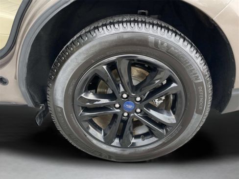 Used 2019 Ford Edge SEL w/ Equipment Group 201A image 11