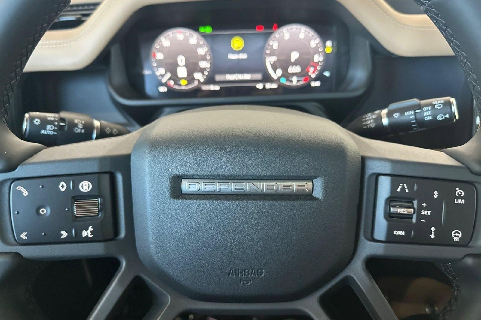 New 2026 Land Rover Defender 110 X-Dynamic SE AWD/4WD image 10