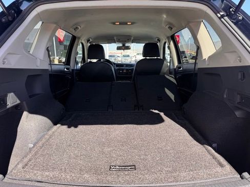 Used 2018 Volkswagen Tiguan SE image 15